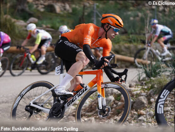 Txomin Juaristi renueva con el Euskaltel-Euskadi hasta 2028