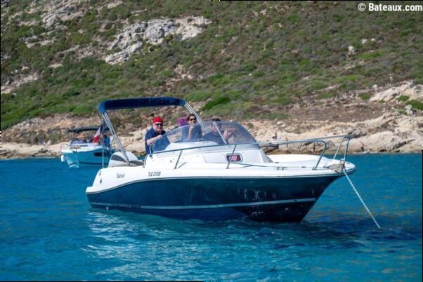 Le Cap Camarat 715 WA : "Une carène incroyable, idéale pour du cabotage côtier"