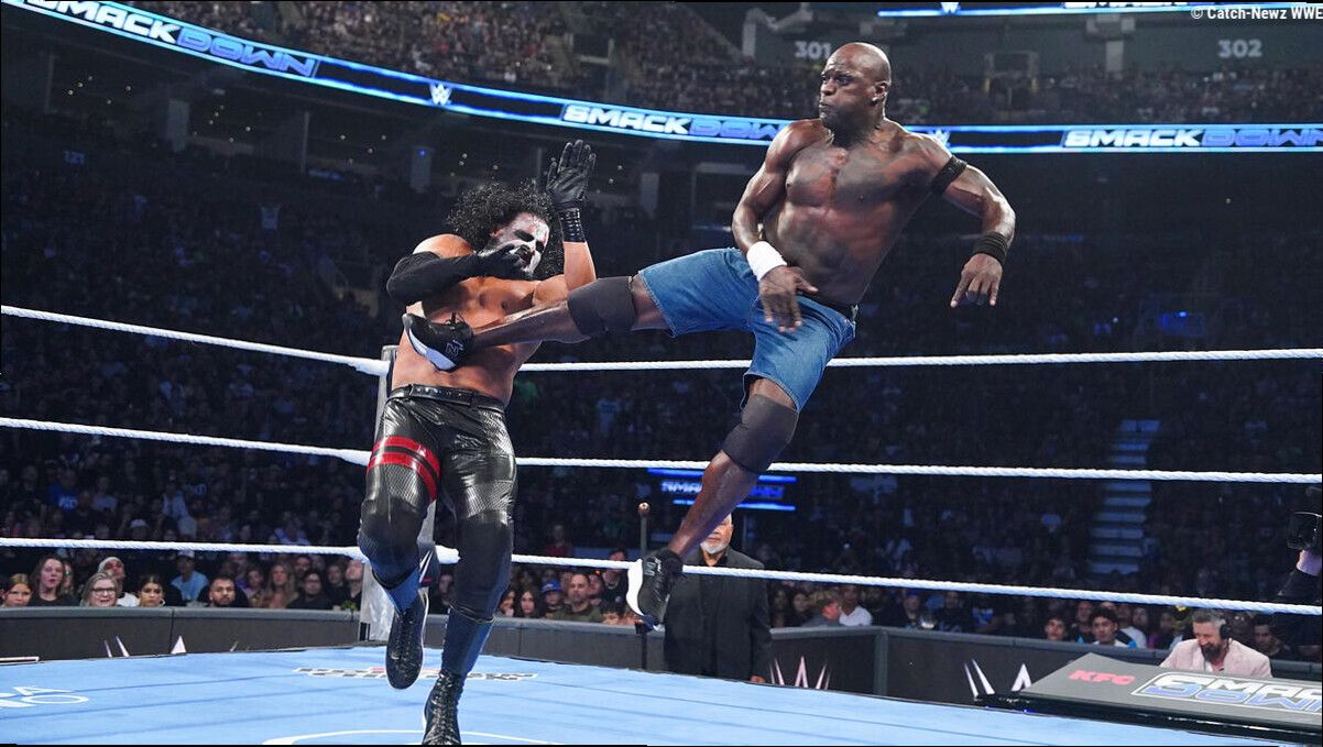 R-Truth a catché contre Haku en 2001, et contre ses fils Talla et Tama Tonga en 2026