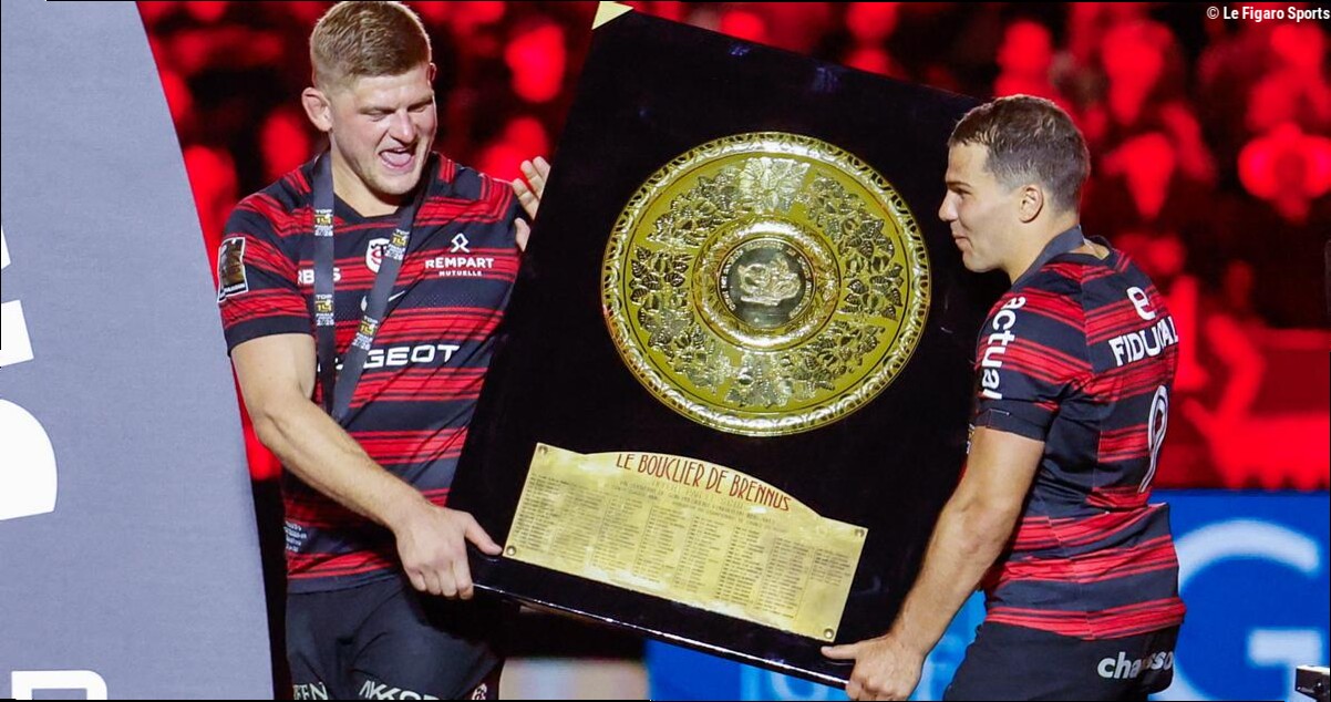 Top 14 : Toulouse va finalement présenter le bouclier de Brennus à ses supporters deux mois après son sacre
