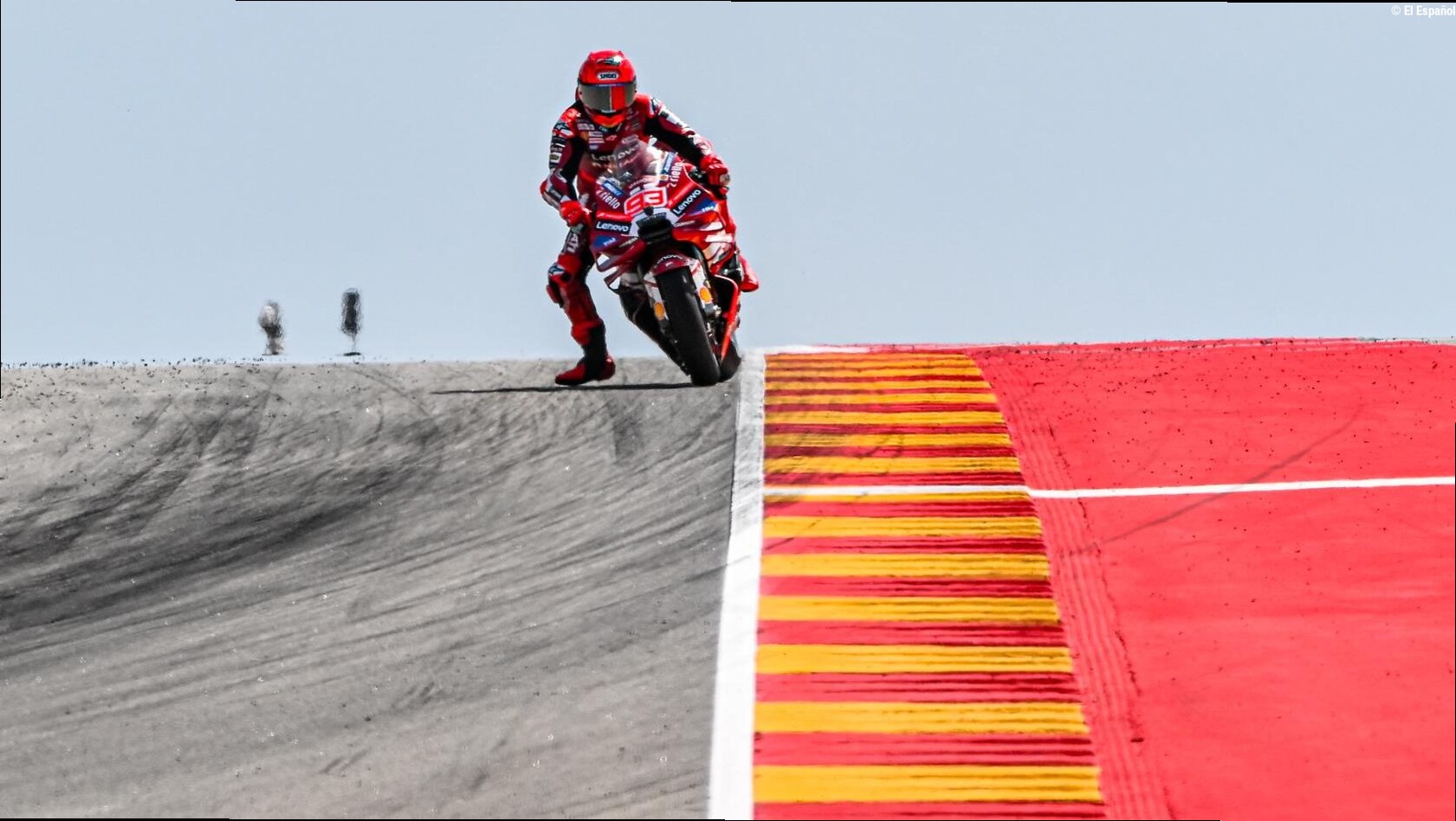 Marc Márquez: "Marco Bezzecchi se ha caído fuerte esta temporada y no se arruga"