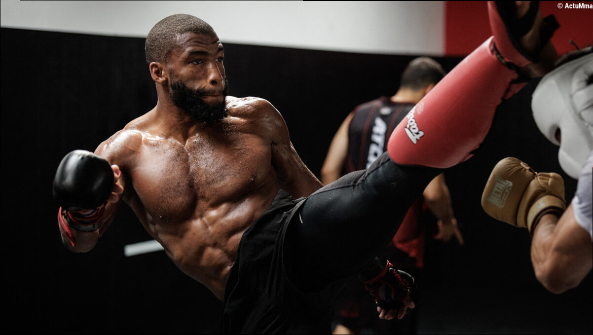 Benoît Saint Denis analyse le style de Salahdine Parnasse avant ses débuts à l'UFC Paris : « Cette capacité à… »