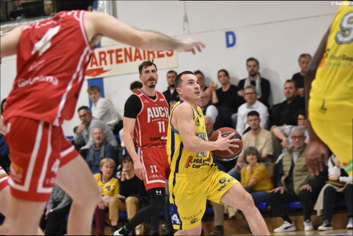 Basket-ball (Nationale 2) : parti pour jouer en N1, le meneur Thomas Lannelongue revient finalement au GAB