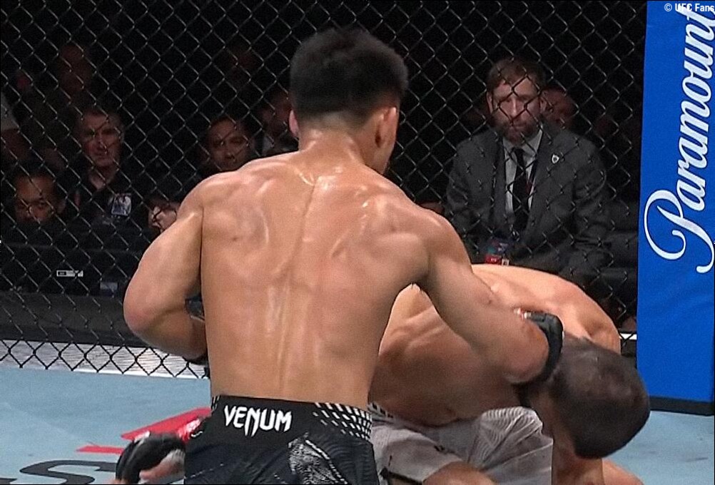 UFC Shanghai : Song Yadong fait chavirer la salle et éteint Umar Nurmagomedov par KO au deuxième round