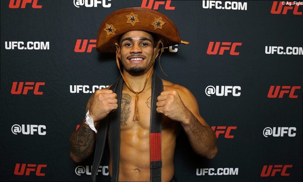 André Mascote supera pressão, finaliza rival e anuncia mudança de categoria no UFC China