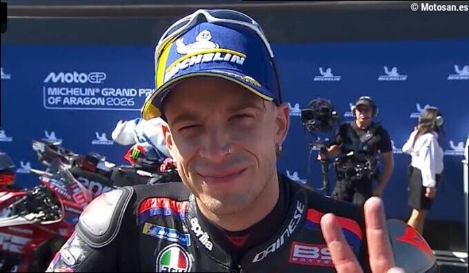 Bezzecchi: "Marc Márquez es muy bueno en estas cosas, es muy rápido tomando decisiones"