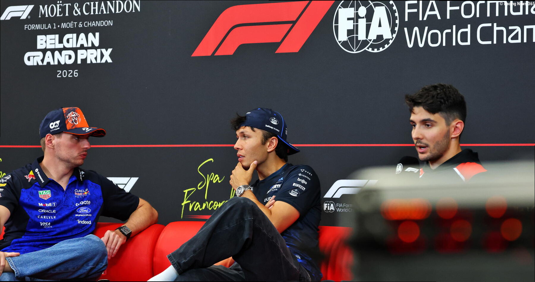 Verbaasde Albon stuitte onverwachts op Verstappen: "Hij leek op een boeddha!"