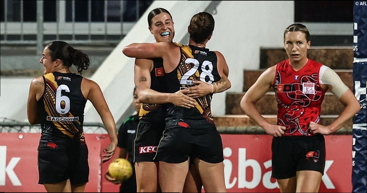 Tigers leave it late to edge Bombers in Dreamtime thriller