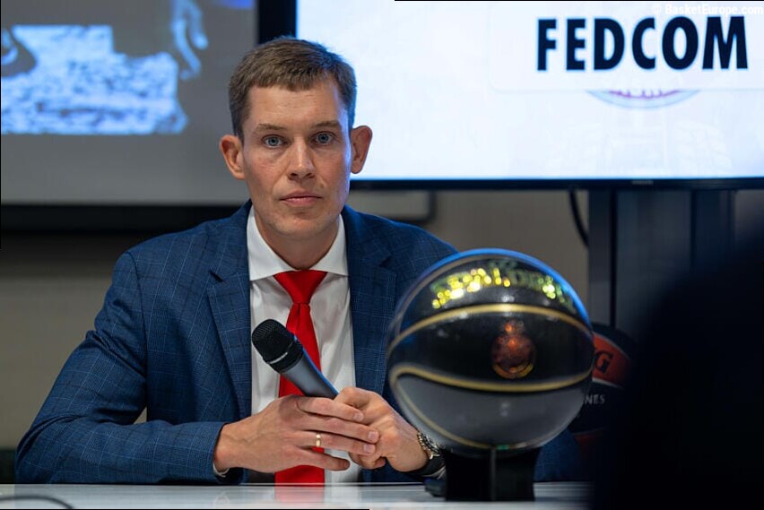 L'ancien président de Monaco exprime son soutien au GM Oleksiy Yefimov
