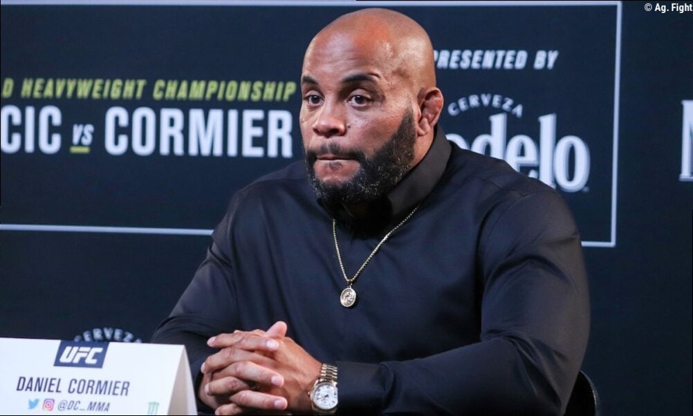 Daniel Cormier defende russo em polêmica no UFC China: "Sem teorias da conspiração"