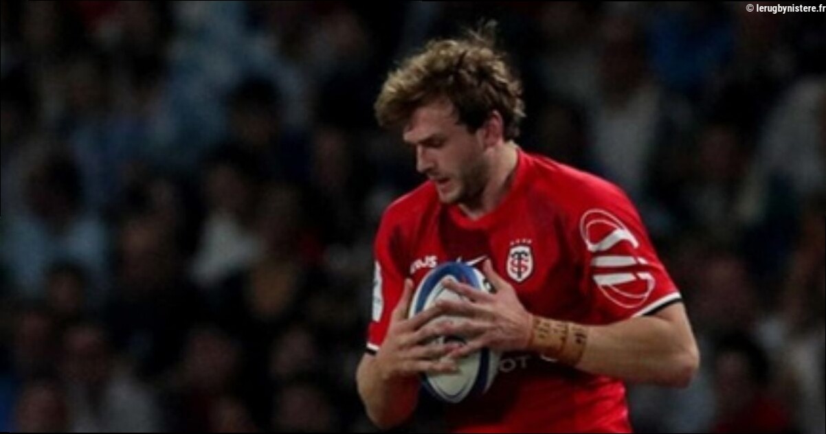 Champion de France avec le Stade Toulousain, il devient entraîneur aux côtés de l'ancien sélectionneur des All Blacks