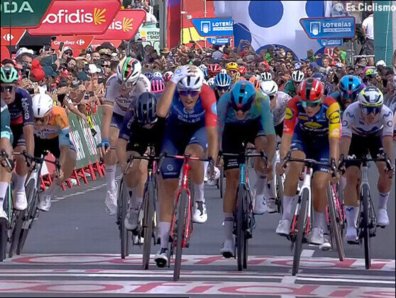 Bastien Tronchon sorprende en Elche de la Sierra y Enric Mas conserva el liderato de la Vuelta a EspaÃ±a