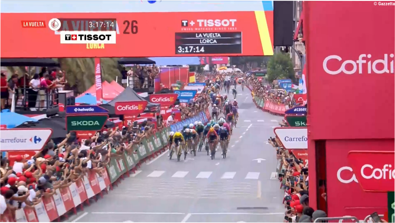 Volata mozzafiato a Lorca: Brennan perfetto, van Aert quarto