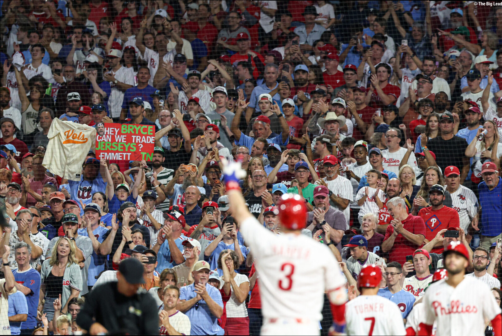 Fanbase Hall of Fame: Ranking today's MLB player-fan love stories