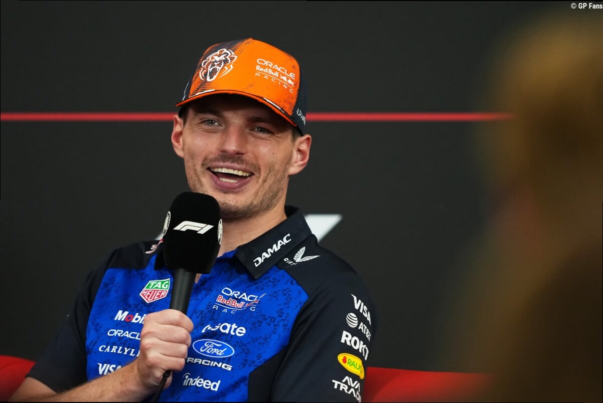 Verstappen reageert sarcastisch op FIA-onderzoek: "Wij hebben de snelste motor, hè"