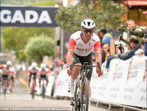 Bayron GuamÃ¡ gana en BaÃ±os y se convierte en el primer lÃ­der de la Vuelta a Ecuador 2026