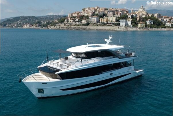 Princess X90 : comment le Super Flybridge libère entièrement le pont principal