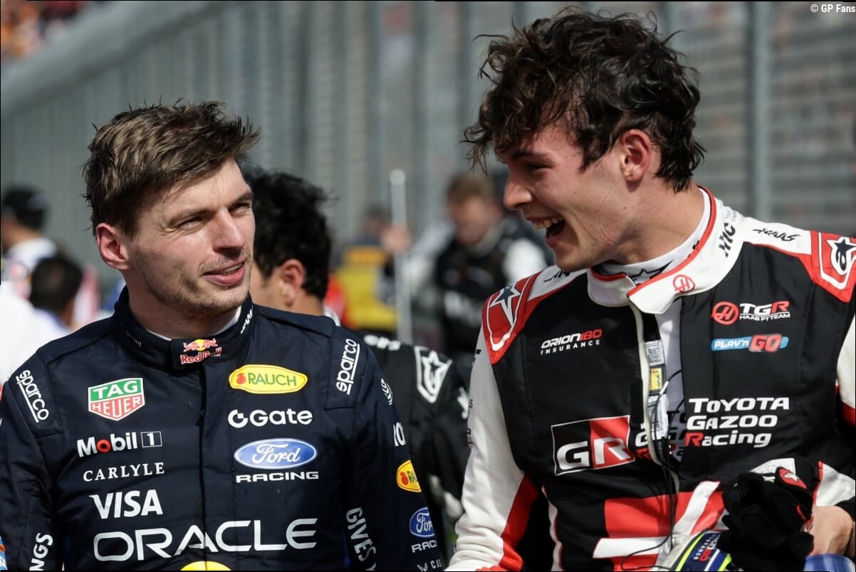 Bearman waarschuwt Verstappen voor gevaarlijke situatie: "Dat besefte ik mij toen"