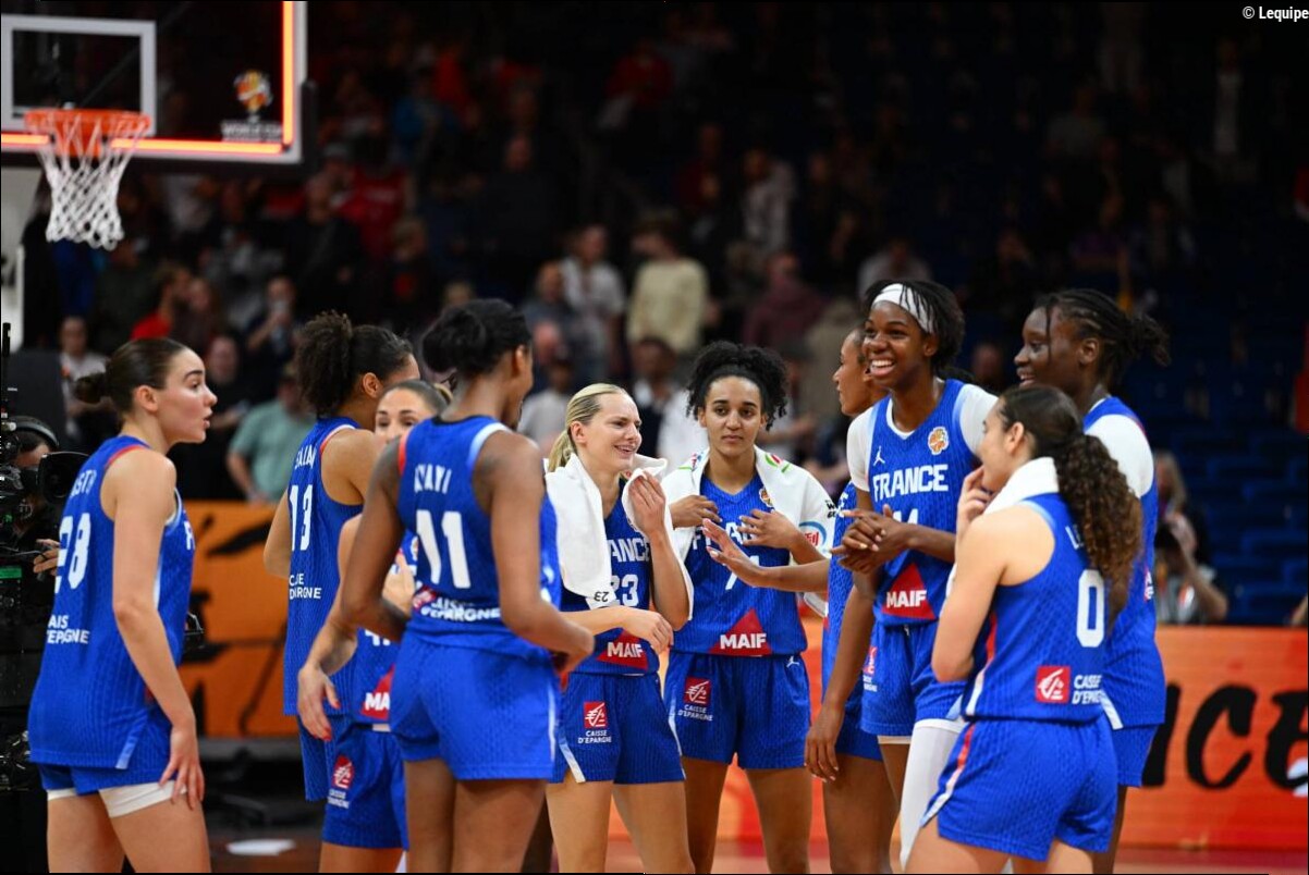 «Elles sont là pour écrire l'histoire» : en demies, les Bleues ont encore faim