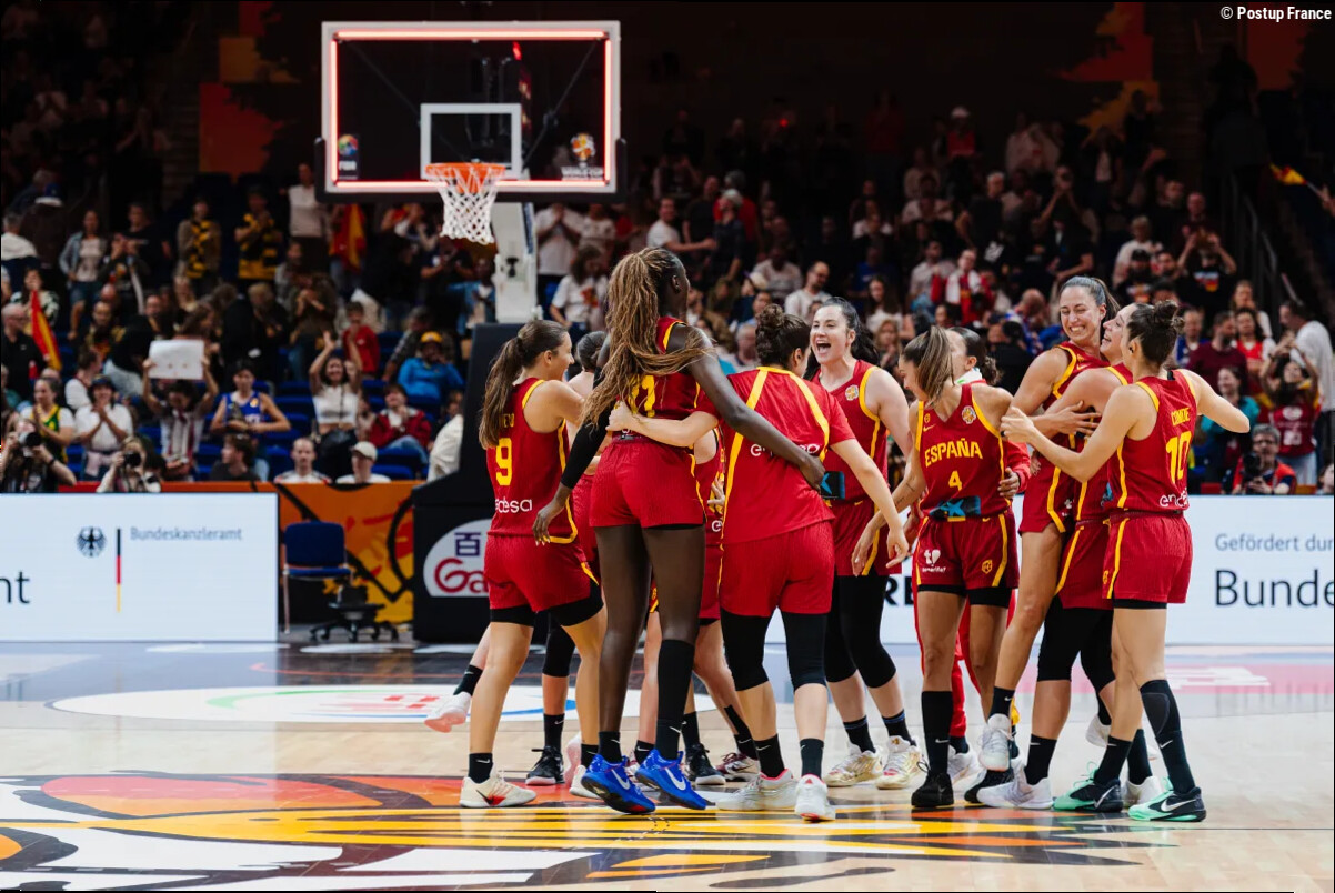 Mondial 2026 : L'Espagne surclasse les Opales et rejoint les Américaines en demi