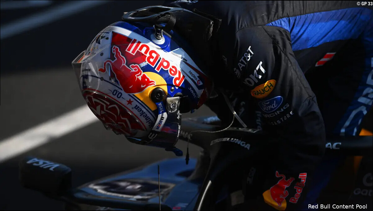 Max Verstappen is er helemaal klaar mee en haalt hard uit naar zijn eigen team