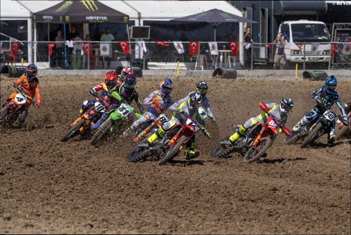 Herlings and Vialle looking to keep streaks alive in Shanghai