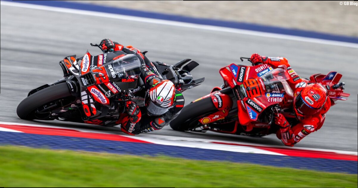 Bezzecchi slaat terug in Misano en houdt Marquez nipt achter zich