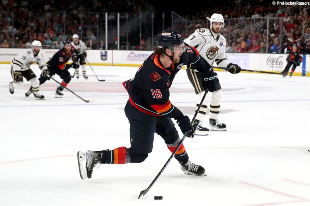 Lightning Sign Kole Lind To PTO