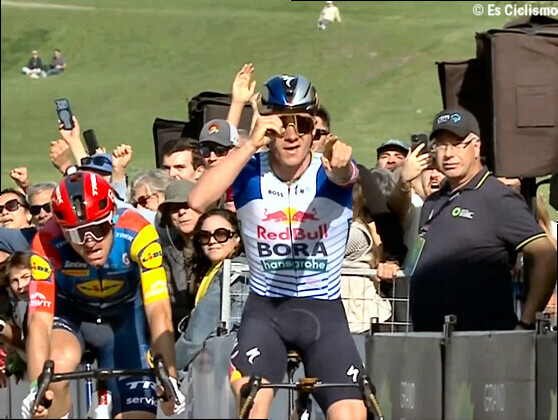 Remco Evenepoel se impone en el GP de Quebec ante Ciccone; Ayuso cae a 50 metros de meta