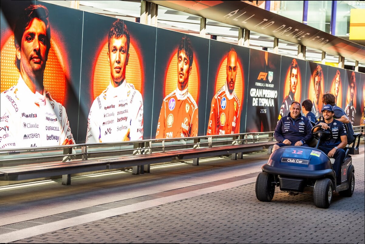 Sainz en 'buggy', el 'teckel' de Leclerc y Alonso en patinete en el 'paddock' con más vips de Europa
