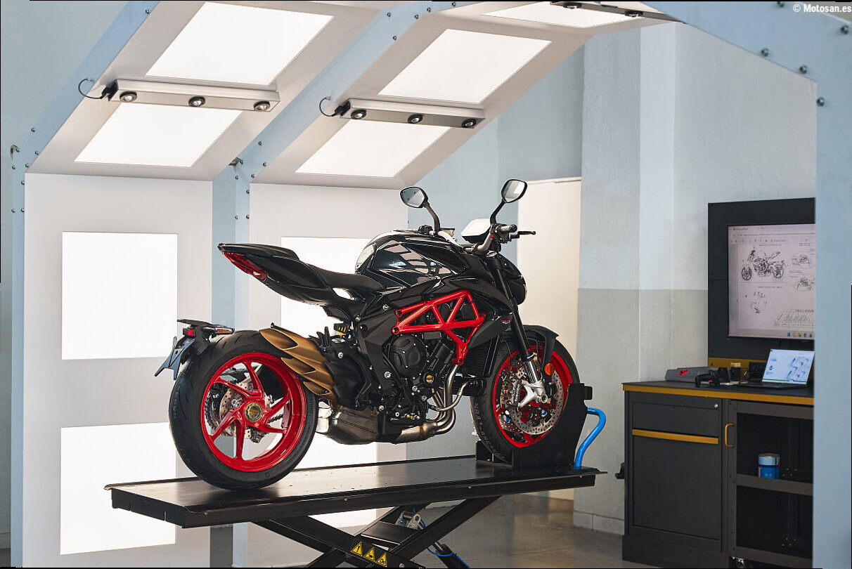 MV Agusta rompe el silencio ante los rumores de crisis y el freno en su fábrica de Varese