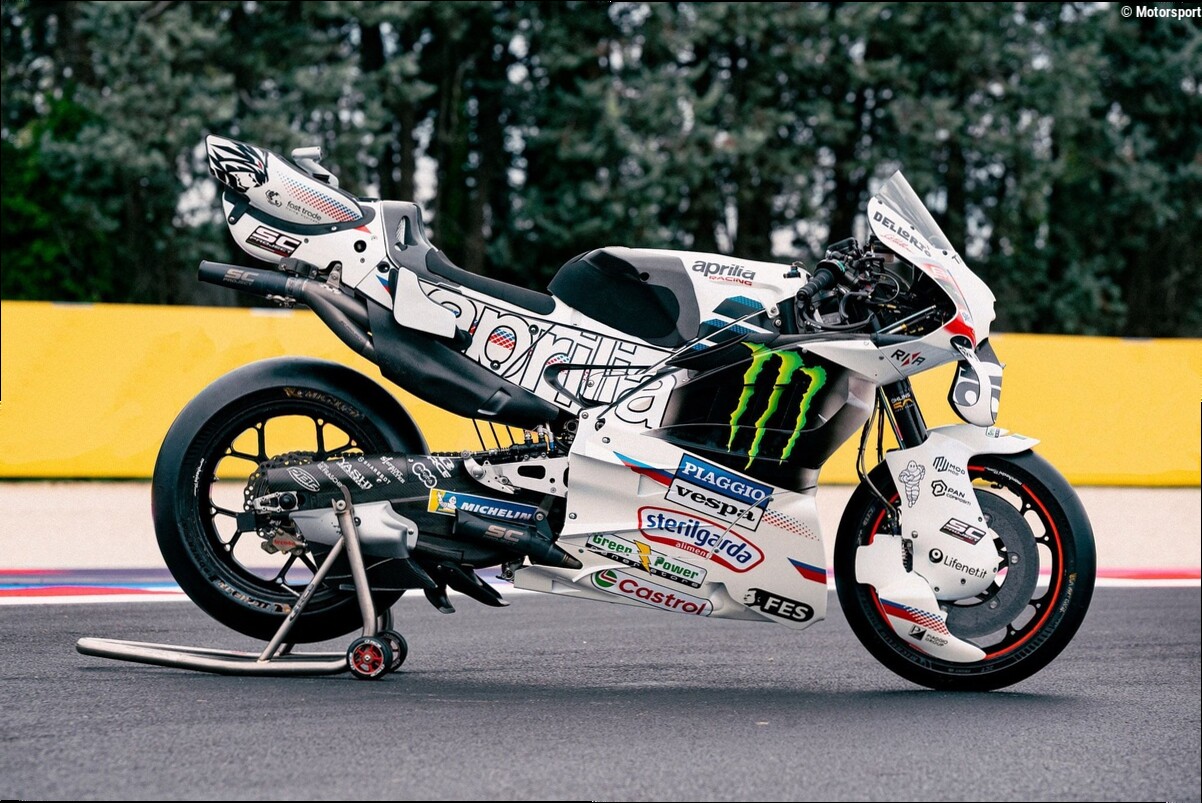 L'Aprilia devient blanche, avec une livrée en hommage à Gilles Villeneuve