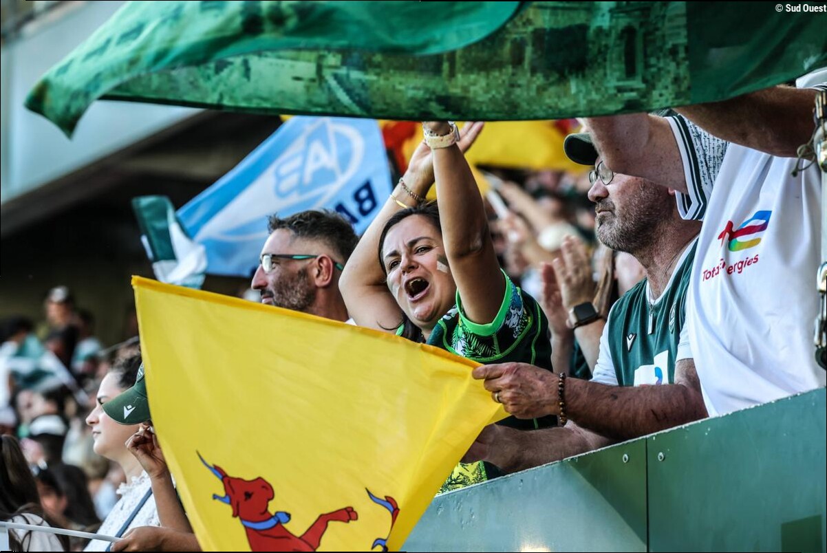 Section paloise - Aviron bayonnais : au milieu des supporters pour répondre à la question "derby ou pas derby"