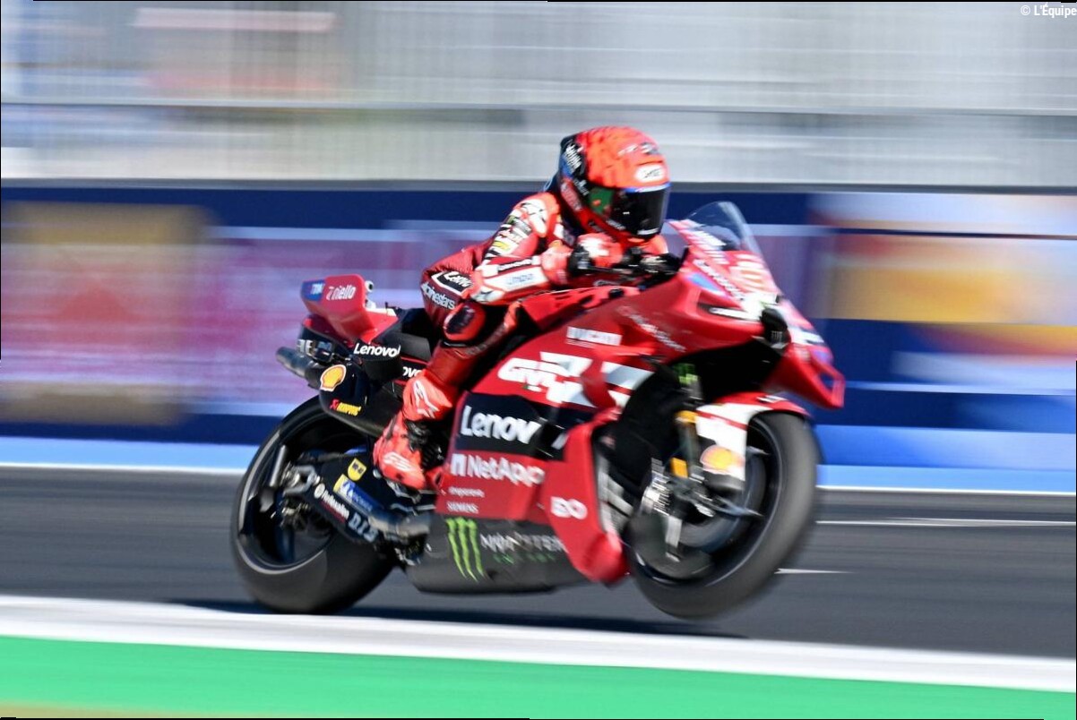 Vainqueur, Marc Marquez profite de la déroute des Aprilia pour prendre la tête du Championnat, Johann Zarco chute en fin de c