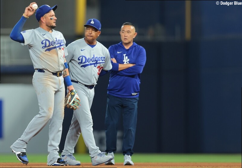 Miguel Rojas Hopeful To Continue Playing Through Right Shoulder Injury