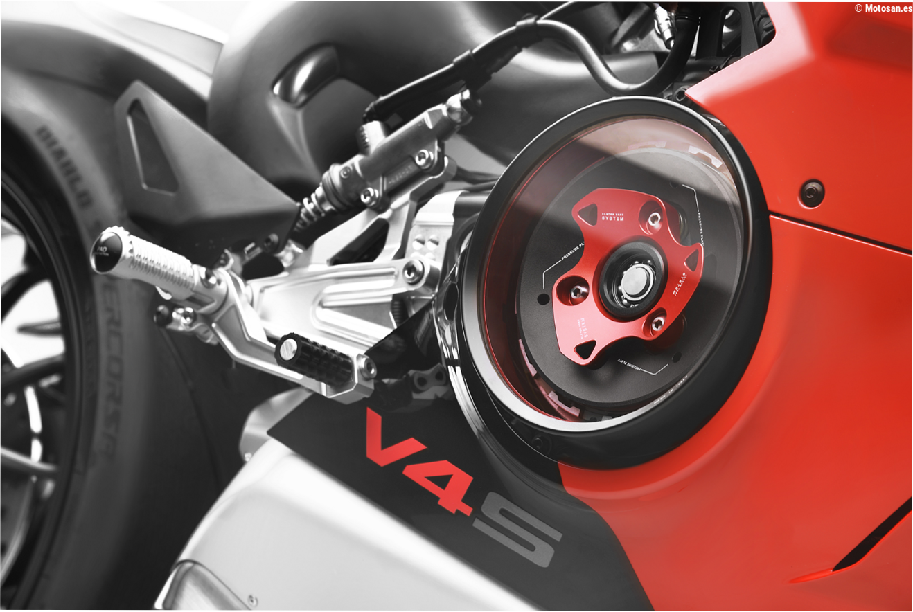El embrague sale a escena: Rizoma desnuda la mecánica de Ducati y BMW