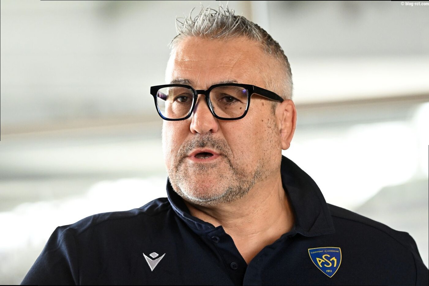 « On a 40 joueurs qui peuvent jouer » : Urios annonce de gros changements à Clermont