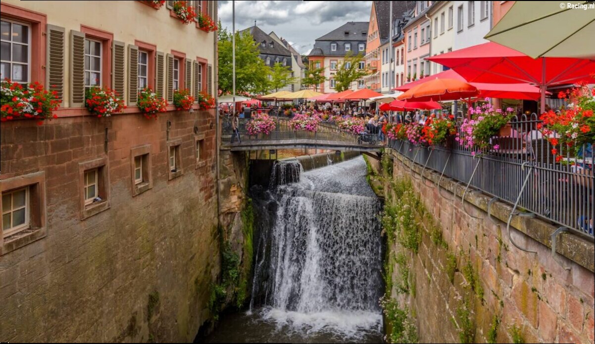Deze plek heeft eigen waterval midden in de oude binnenstad