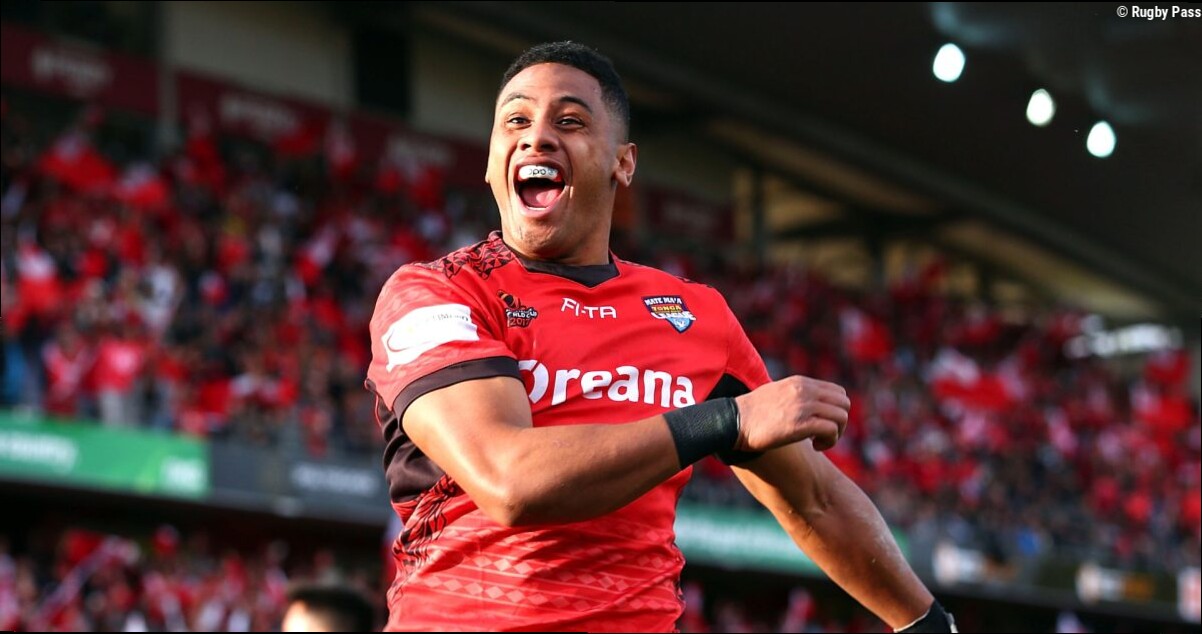 Former NRL star's code switch leads to maiden start for Queensland Reds