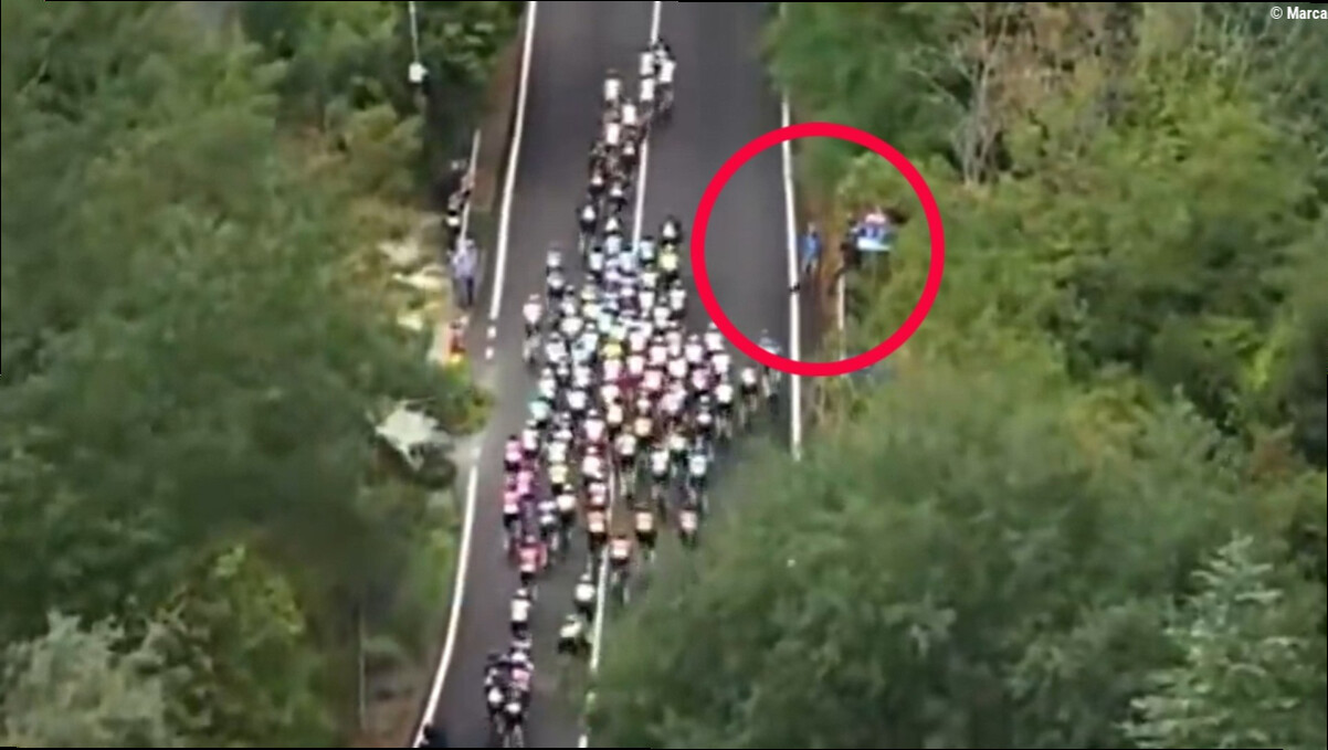 ¡No te lo crees! Un espectador patea un bidón al pelotón y provoca una caída en el Giro d'Abruzzo