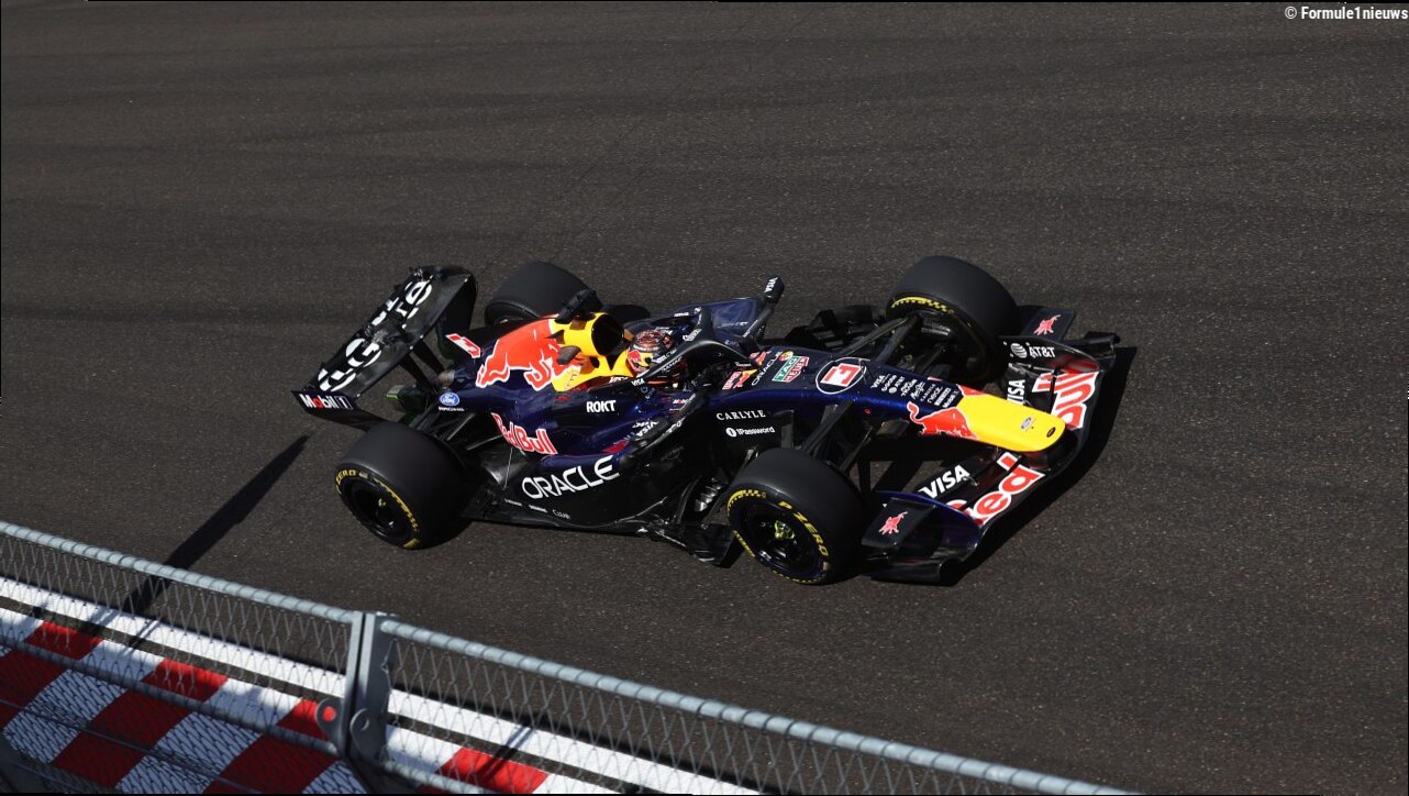 Verstappen wint chaotische kartrace: inhalen = uitvallen