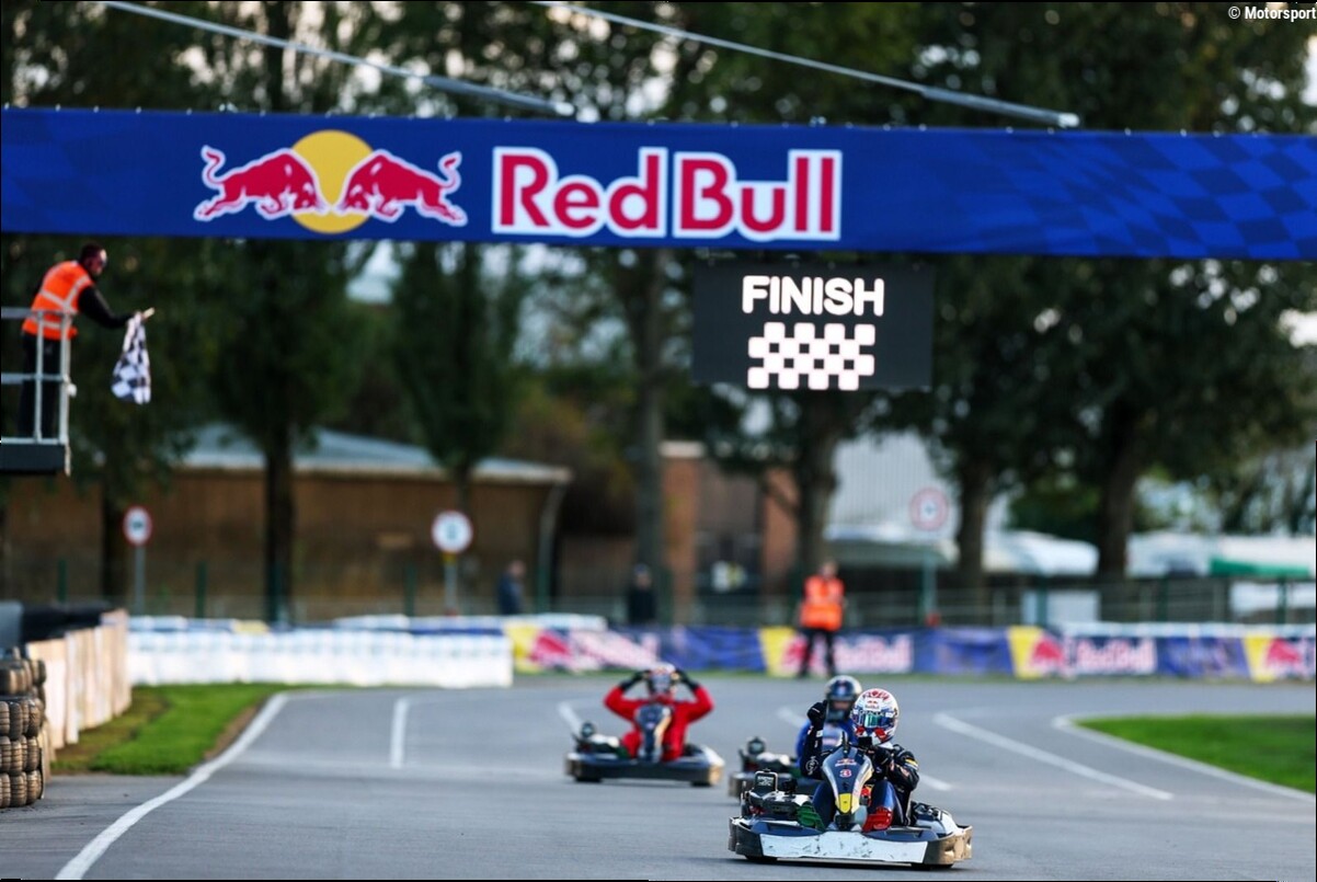 Parti dernier, Verstappen remporte son défi face à 100 pilotes de karting