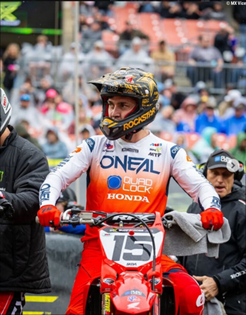 Dean Wilson Breaks Shoulder in Heavy Training Crash