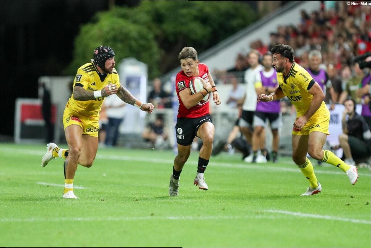 « Vous le voyez avec sa tête d'enfant, mais c'est un très gros compétiteur » : le jeune ailier de Toulon Mathis Ferté a une f