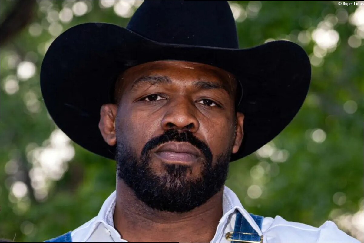 Ex-campeão dispara contra Jon Jones e exalta Islam Makhachev: 'Você trapaceou'
