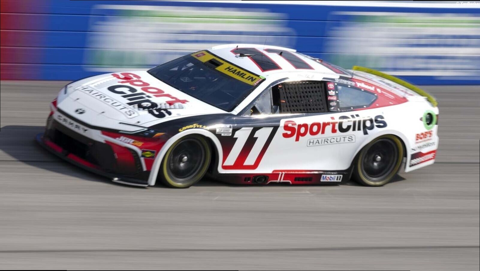 Chase getting tighter entering Bristol night race