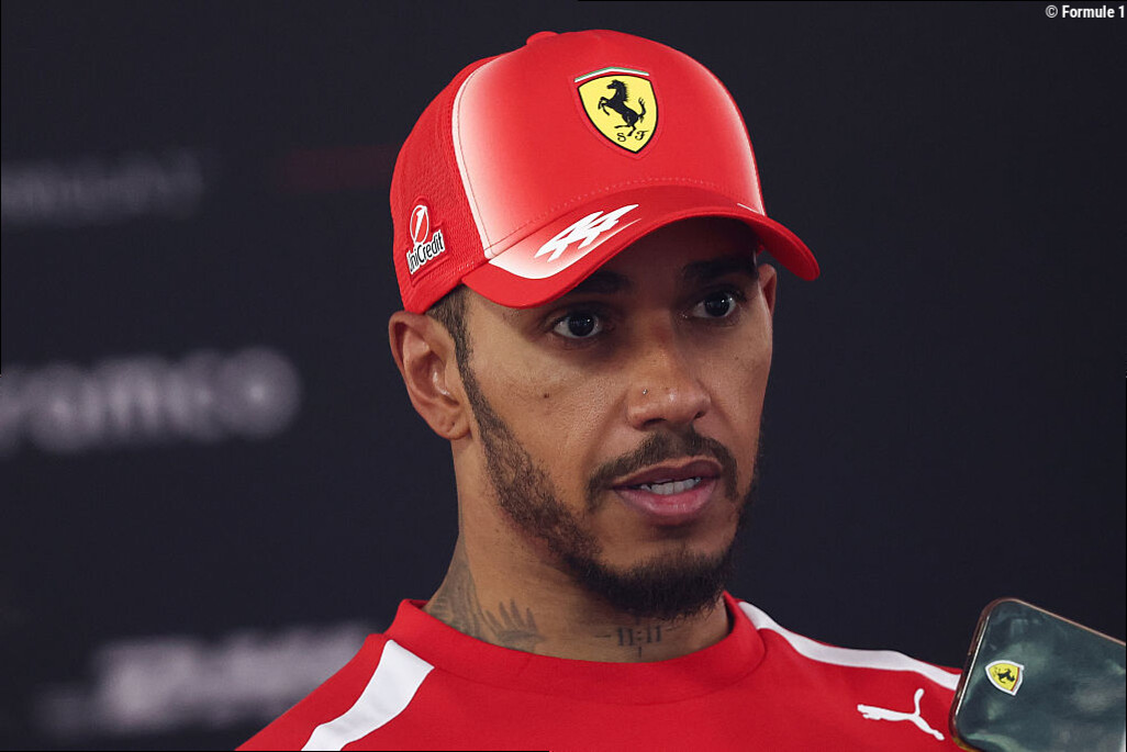 Lewis Hamilton weerlegt geruchten over Ferrari: 'Ik heb nooit gevraagd om iemand te vervangen'