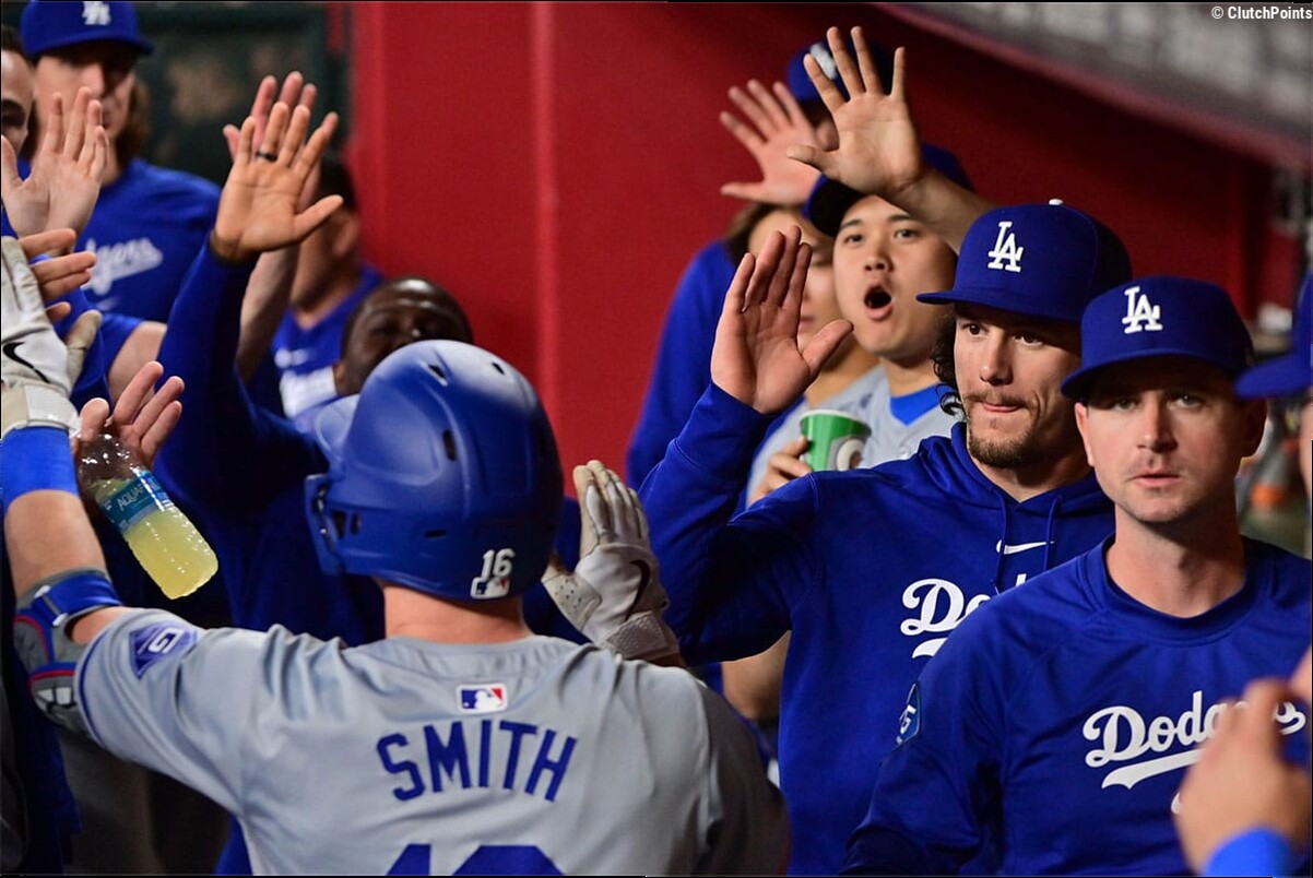 Dodgers' 4 home run inning vs. Giants reminds fans of World Series ceiling