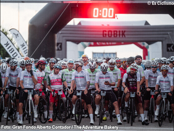 La Gran Fondo Alberto Contador reÃºne a cerca de 2.000 ciclistas en una jornada marcada por la lluvia