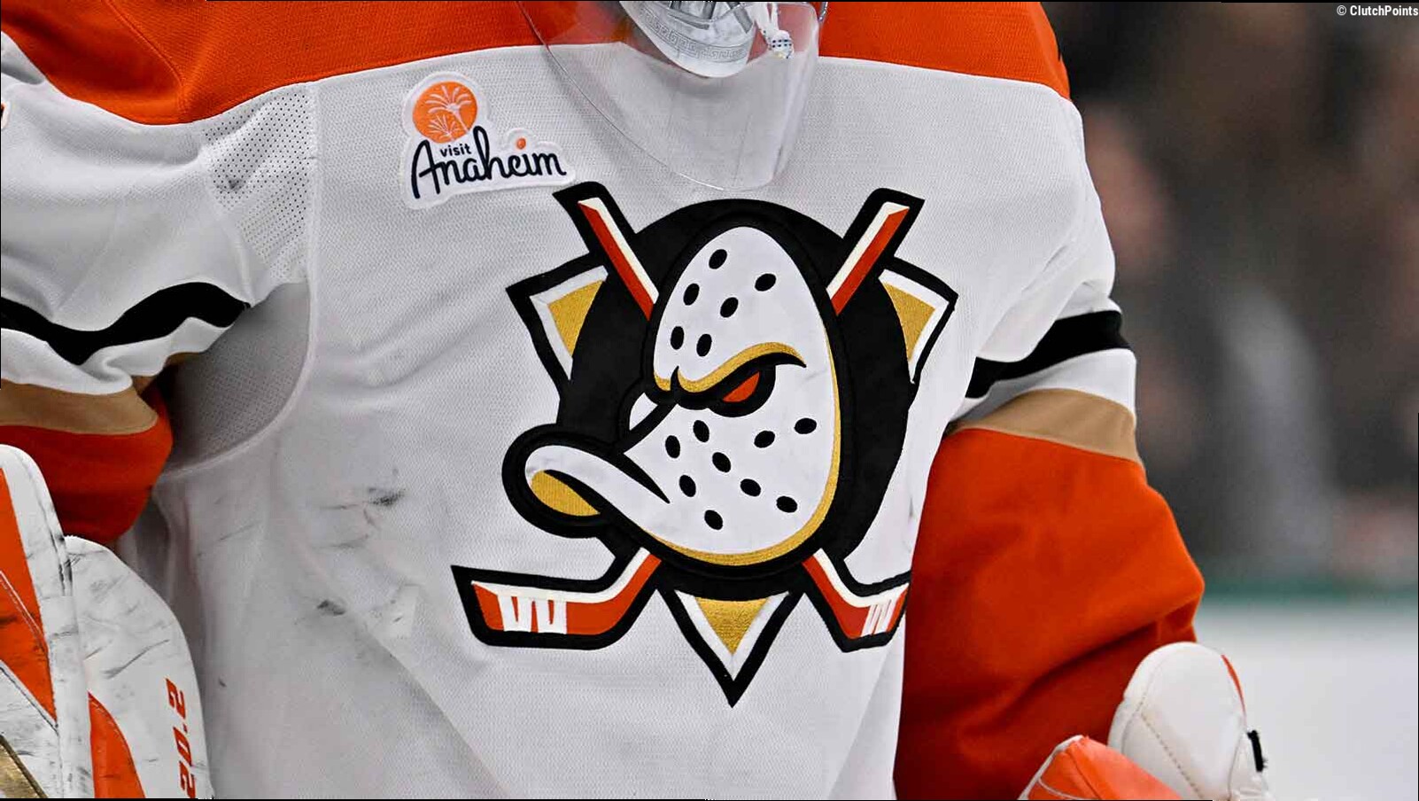 Ducks sign 25-year-old center to $2.25 million contract
